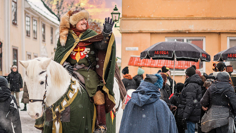Riddare p hst, julmarknad i Arboga.